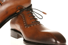 Detailed Bespoke Shoes in Chicago from Milan Italy.